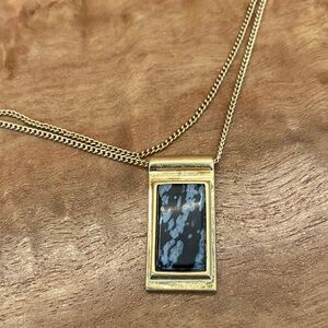 Elegant Gold and Black Pendant Necklace